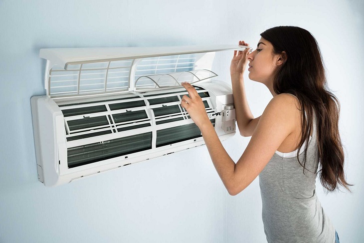 Vệ sinh lưới lọc khí cùng vỏ máy