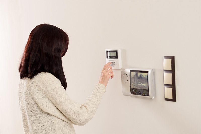 Install a video phone system in the apartment