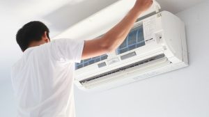 Refrigerator leaking water? Causes and effective solutions