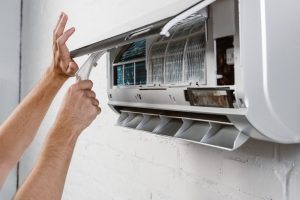 Máy lạnh bị chớp đèn: Nguyên nhân, cách khắc phục triệt để