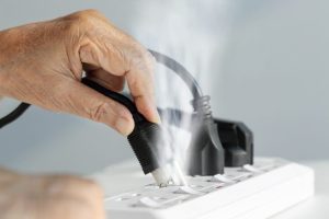 (Tiếng Việt) Quá tải điện là gì? Nguyên nhân, cách kiểm tra quá tải điện chuẩn